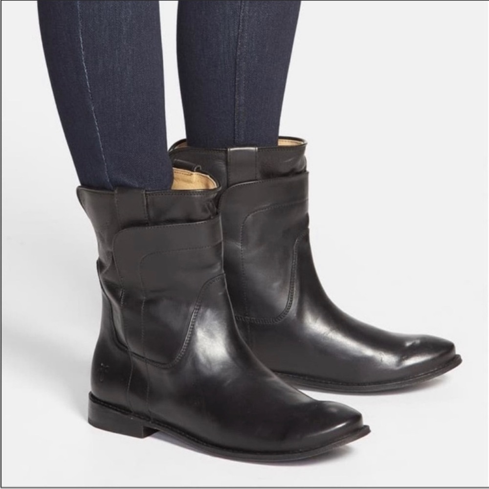 FRYE- Paige Short Riding Black Leather